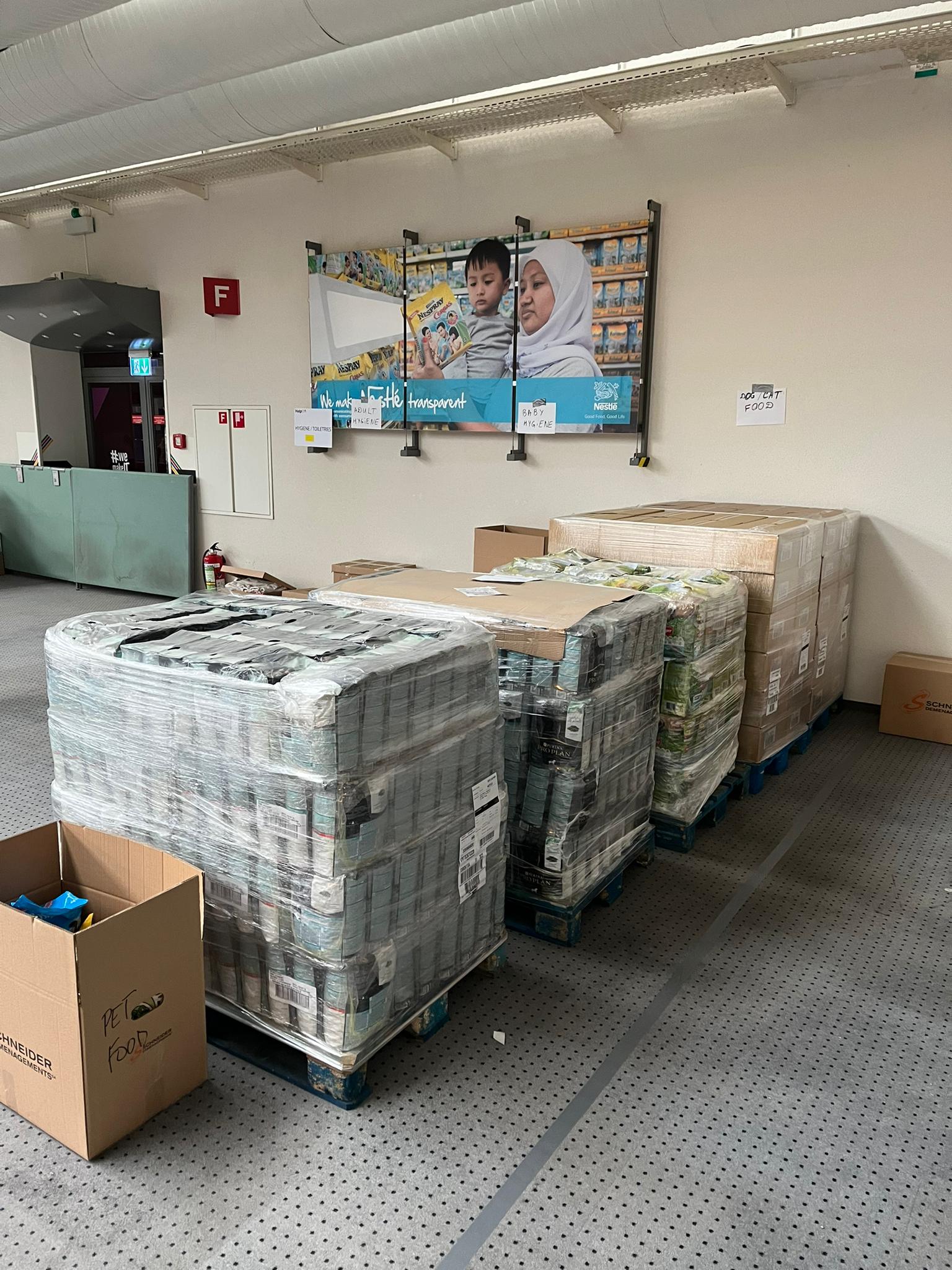 Nestle Purina team volunteered in HelpUA warehouse, additionally donating 5 pallets of petfood